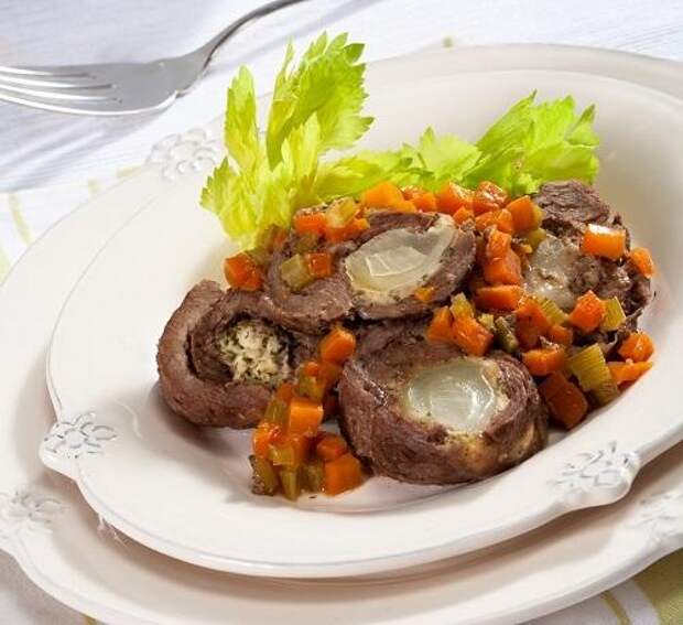 Рулет из телятины с орехами и зеленью Фото: Олег Кулагин/BurdaMedia