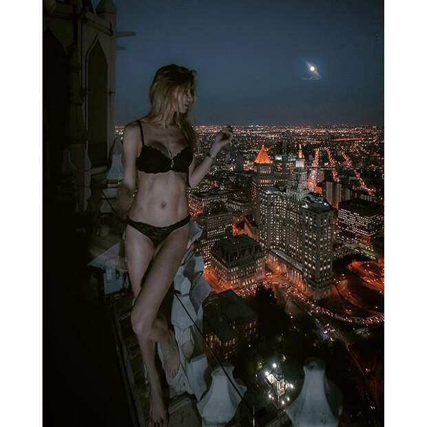 Фото, от которых у вас сведет живот: красотки позируют на краю крыши небоскреба высота, девушки, небоскреб