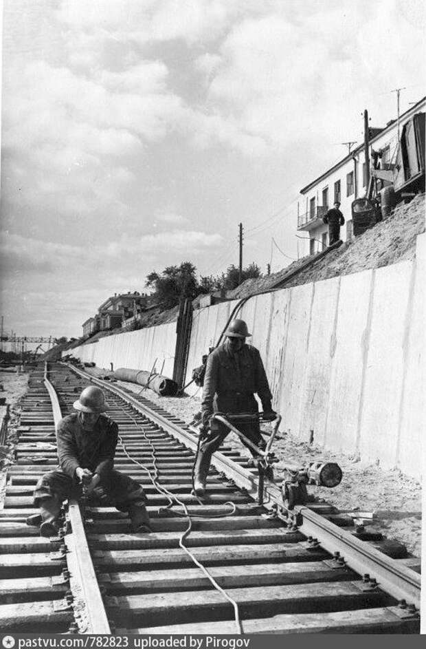 Строительство Филёвской линии около станции "Студенческая", 1958.