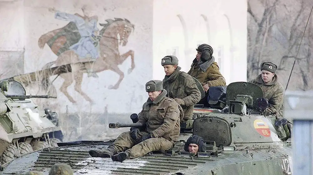 22 ноября 1995 года. Чечня солдат 1995 Грозный. Штурм Грозного 1995 солдаты. Чеченская БМП Грозный 1995.