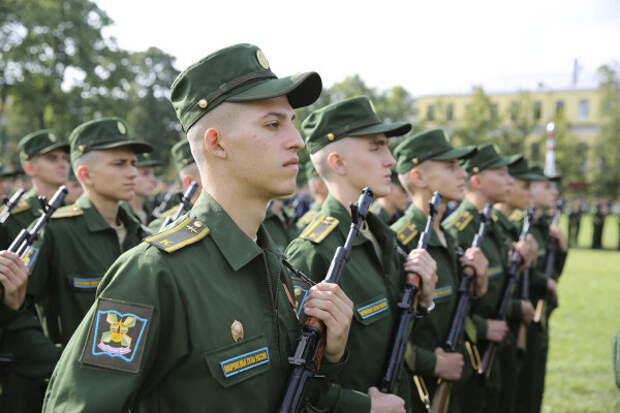 Военные курсанты закончат учебный год 5 мая