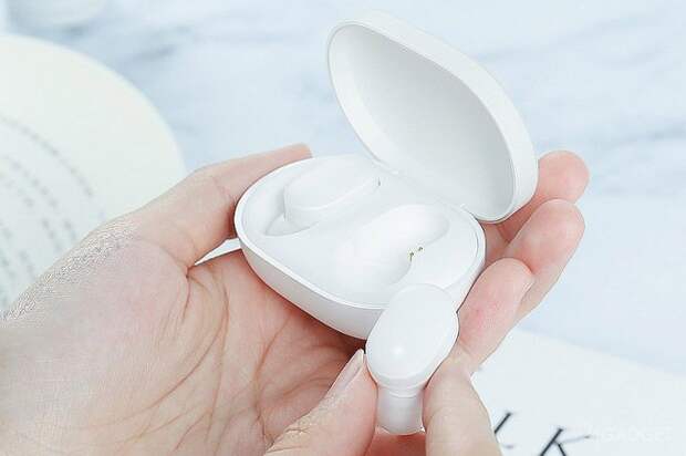 Аналог беспроводных Apple AirPods от Xiaomi обойдётся в $29 (6 фото) Аналог беспроводных Apple AirPods от Xiaomi обойдётся в $29 (6 фото)