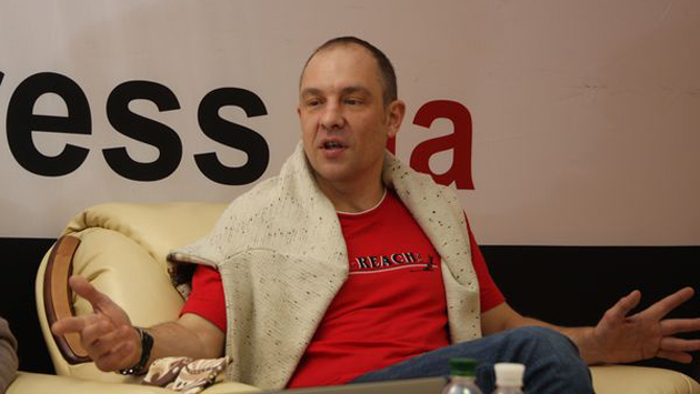 Политолог Окара назвал проблему, которая может погубить Украину: молодежь мечтает покинуть страну