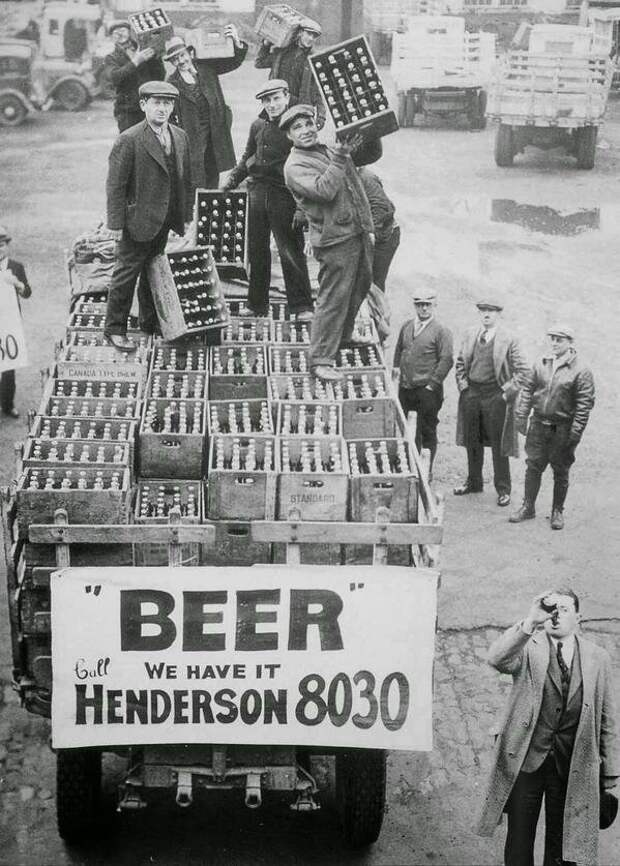 1. Торговцы готовятся к отмене сухого закона в Огайо, США, 1933 год архив, исторические фото, фото, фото из прошлого