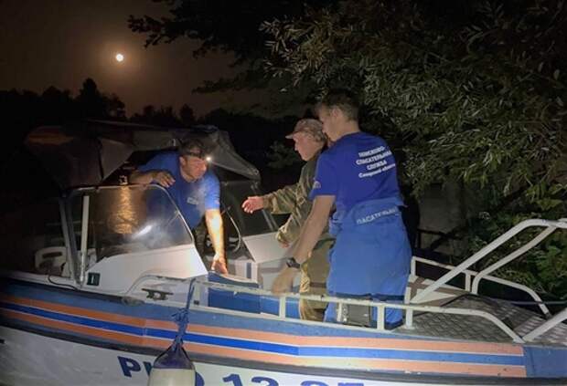 Самарские спасатели нашли в лесу заблудившегося грибника