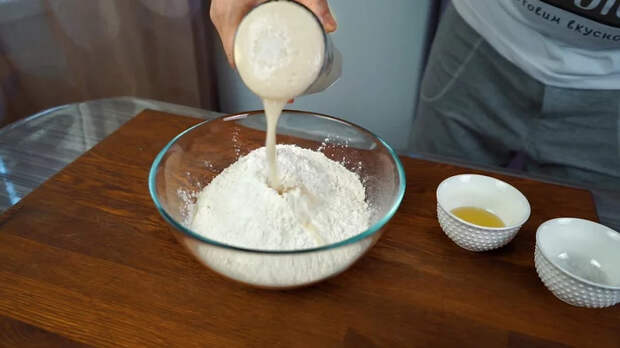 Пицца с сырным бортом Кулинария, Еда, Пицца, Наготовке, Видео рецепт, Сыр, Рецепт, Видео, Длиннопост