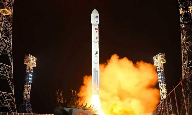 Уже после визита, 21 ноября 2023 года Северная Корея с третьей попытки все же сумела вывести на орбиту разведывательный спутник. Запуск ракеты-носителя нового типа "Чхоллима-1" со спутником военного назначения "Манригён-1" был осуществлен с Сохэского космодрома, расположенного в уезде Чхольсан провинции Северный Пхёнъан. Вывод спутника на орбиту занял почти 12 минут и был признан успешным.