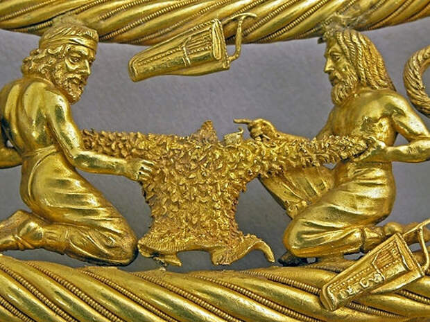 Суд в Киеве арестовал "скифское золото" в голландском музее и просит Интерпол объявить его в розыск