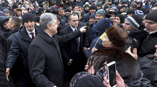 Порошенко грубо оскорбил жителя Черкасс за вопрос о коррупции
