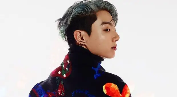 Мужчина показал свои соски Чонгуку из BTS