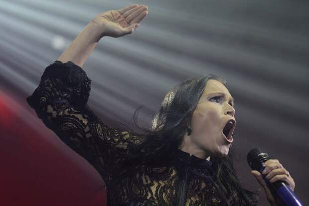 Rock tarja preta. Солистка Nightwish Тарья Турунен фото в купальнике.