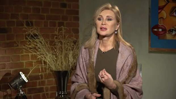 "Закрыть все бутики Рандеву, нечего чужих кормить" - Вика Цыганова выступила против безобразия обувной сети