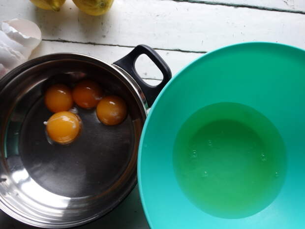 Торт «Павлова с курдом» - потрясающий десерт на контрасте вкусов. И главное: и белки и желтки пригодились