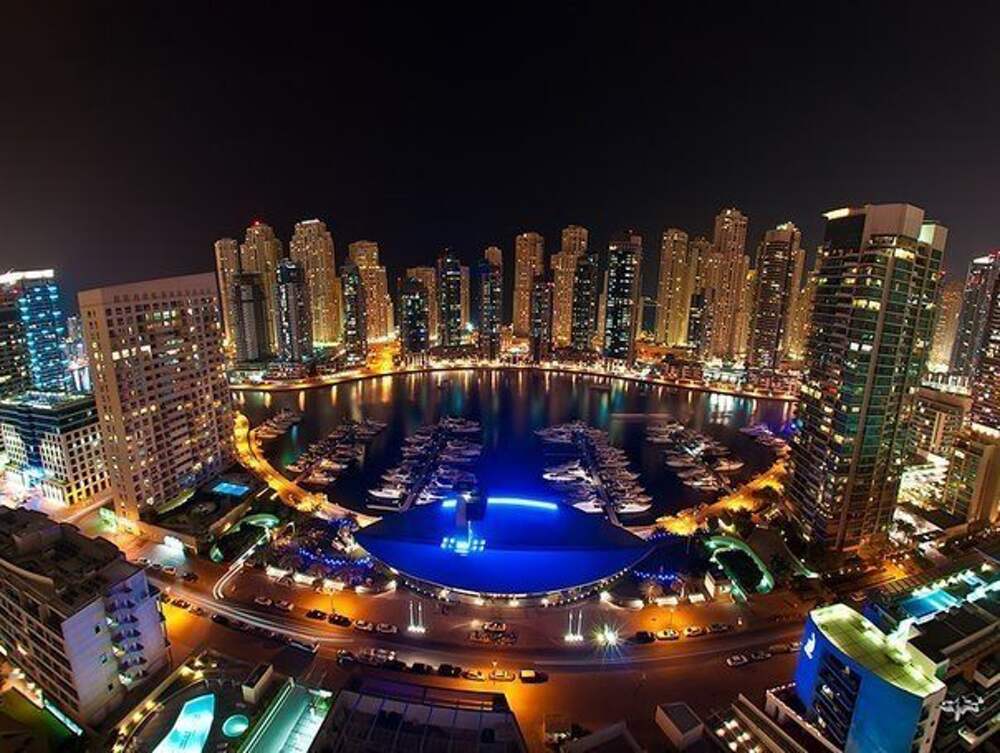 Фото самых красивых городов. Дубай (ОАЭ). ОАЭ, Дубай ночной. Центр Дубая ночью. Ближний Восток Дубай.