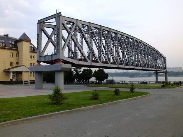Памятник мосту. Новосибирск Прикольные памятники, факты