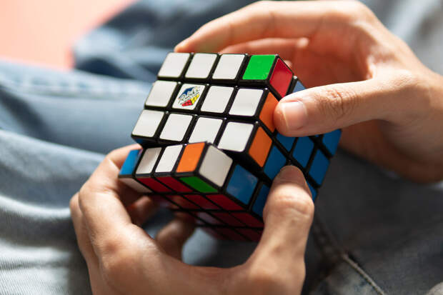 EBR: мозг спидкуберов собирает кубик Рубика еще до начала движений