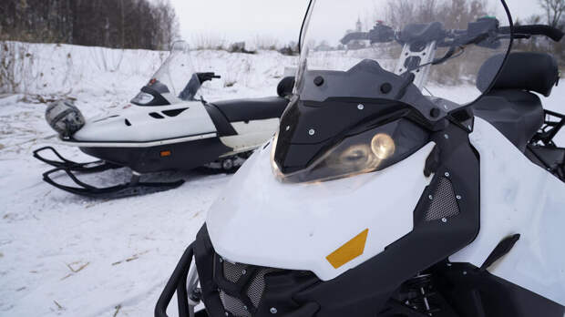 Пять человек на снегоходах пропали в Пермском крае