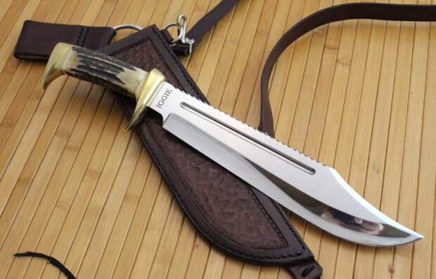 Красивые и практичные ножи всегда привлекали мужчин. | Фото: custommade.com.