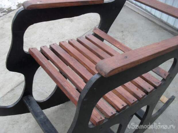 Кресло-качалка для дачи