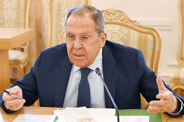 Лавров отверг, что РФ передает Ирану разведданные в конфликте с США и Израилем