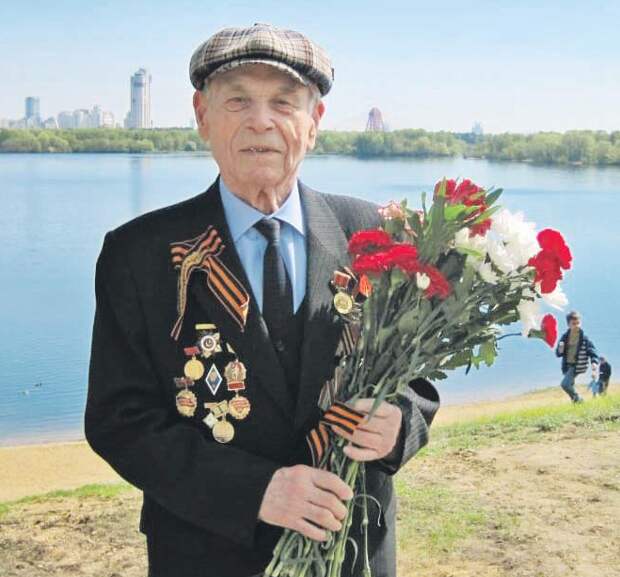Сергей Михайлович Козлов был помощником командира пулемётного взвода/ из личного архива