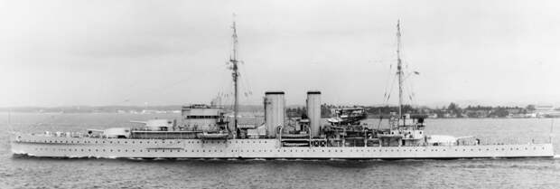 HMS_Exeter_(68)_off_Coco_Solo_c1939