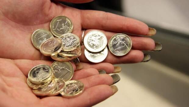 LITHUANIA-ECONOMY-EURO-CURRENCY