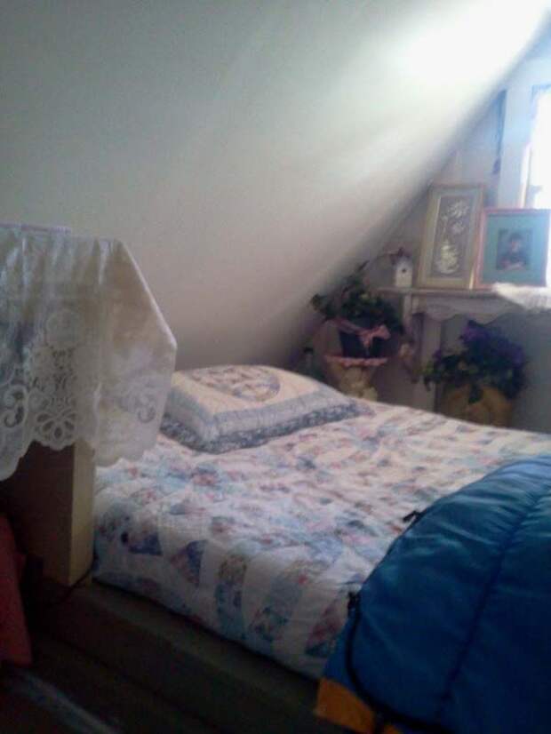 Бабушка обустроила годное двухэтажное жилье в сарае, когда отдала дочери и внукам дом