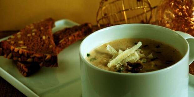 Крем-суп из сушёных белых грибов с вином и пармезаном