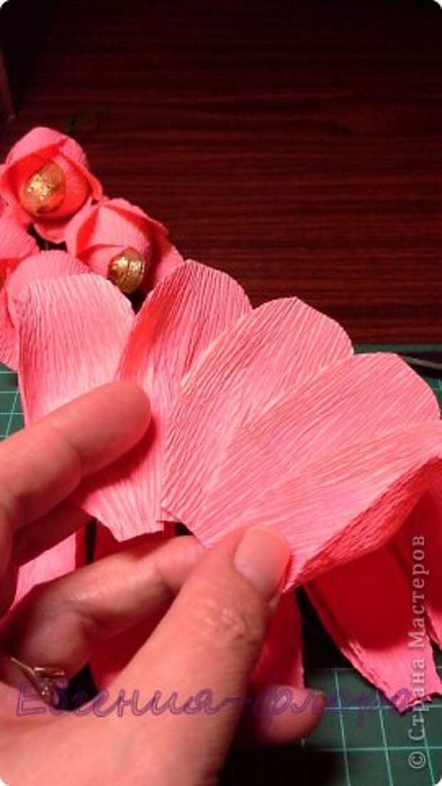 Мастер-класс Свит-дизайн Бумагопластика   дцать первый МК по розе Бумага гофрированная фото 28