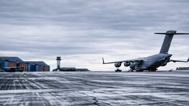 Гренландию превращают в троянского коня, который будет таранить Россию с севера