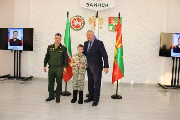 Зәйдә махсус операция хәрбиләренең гаиләләренә орденнар тапшырдылар