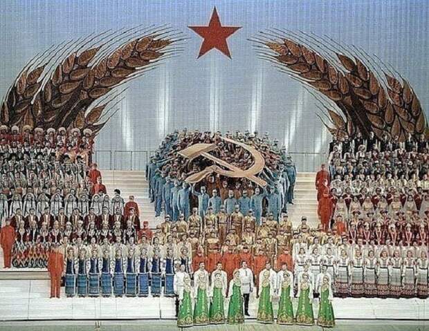 Участники концерта, посвященного 60-летию образования СССР. Участники концерта, посвященного 60-летию образования СССР.