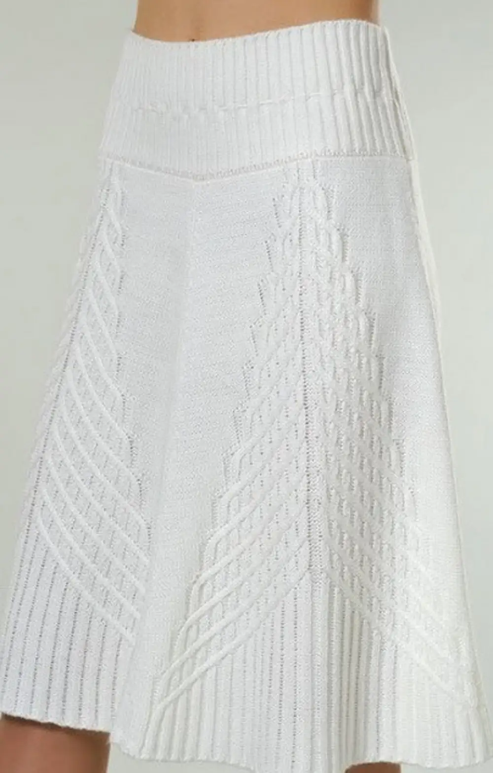 Белая вязаная юбка