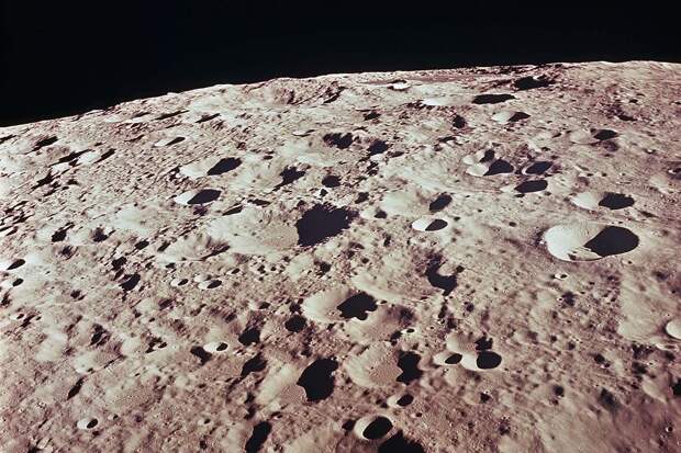 Поверхность луны