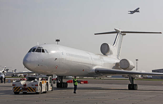 Самолет Ту-154