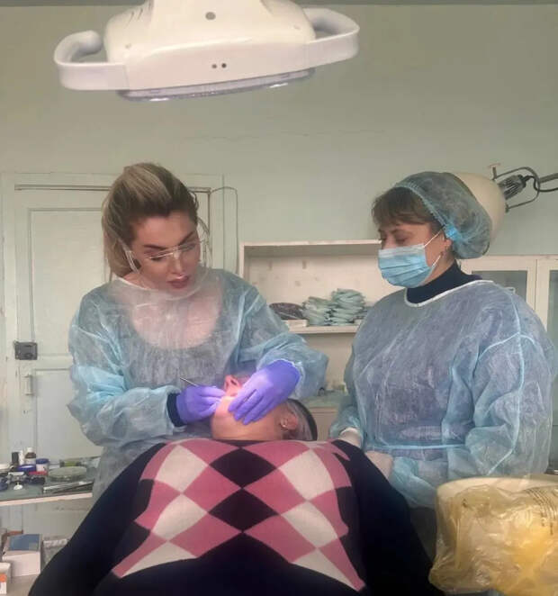 В Нижнесерогозской больнице приступила к работе четвертая смена стоматологов