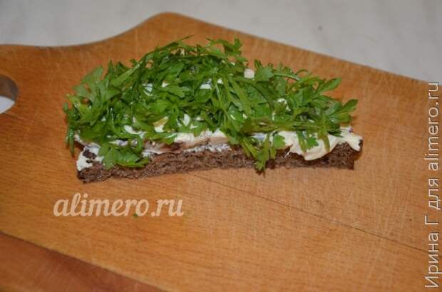 бутерброды с курицей и кресс-салатом