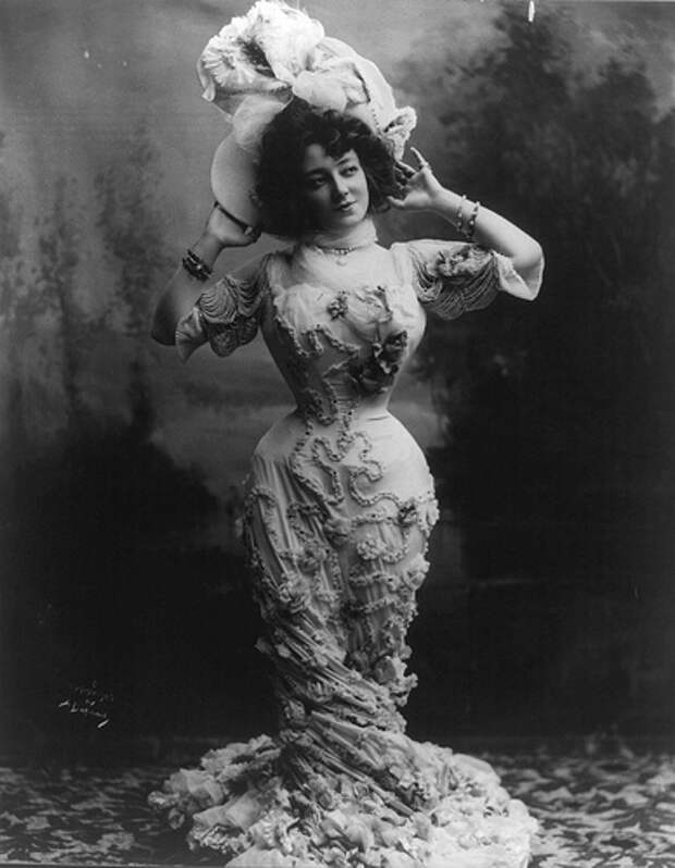 Дама в шляпке, конец XIX века