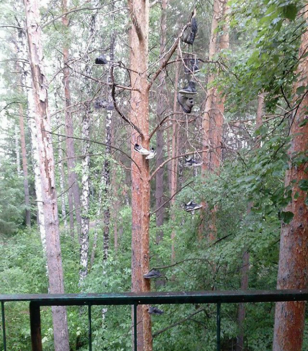 Необычные декорации.