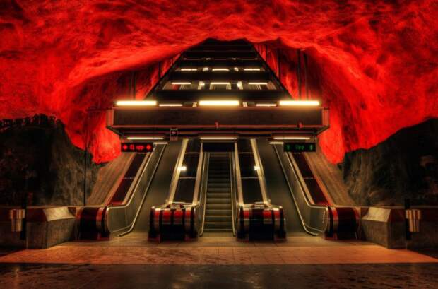 17 самых волшебных станций метро со всего мира