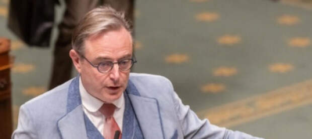 Барт Де Вевер: Евросоюз не воюет с Россией, поэтому мы не можем забрать чужие деньги