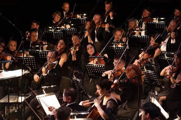 26.05 Оркестр musicAeterna даст единственный концерт в Петербурге под управлением Александра Сладковского