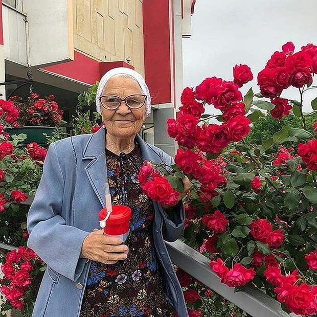 Баба Лена из Красноярска: удивительная женщина, что 6 раз летала заграницу на сэкономленную пенсию