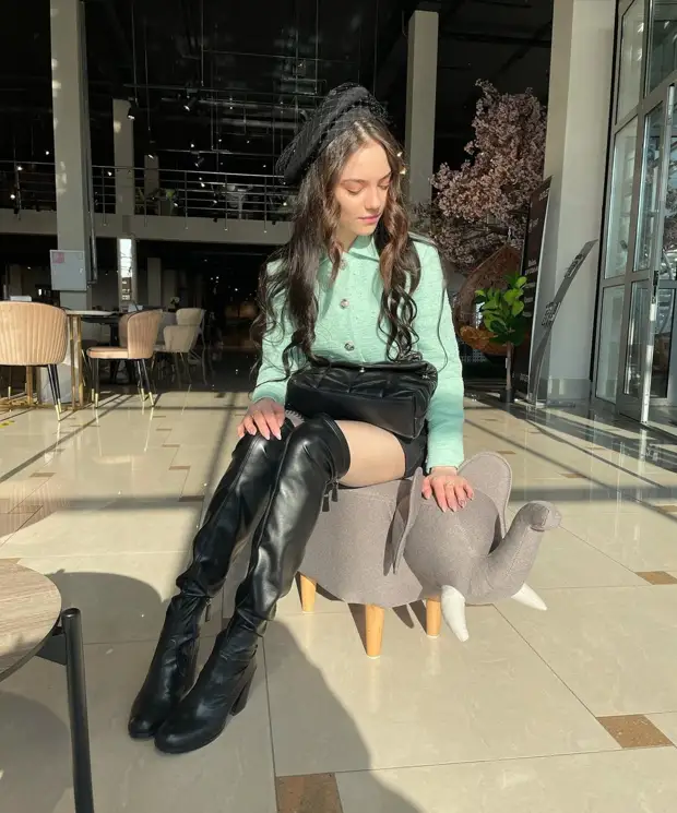 Алина Загитова показала фото без макияжа