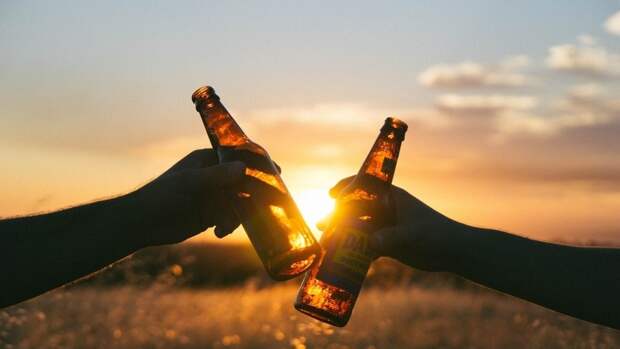 Нарколог Брюн объяснил особую опасность пива для мужчин