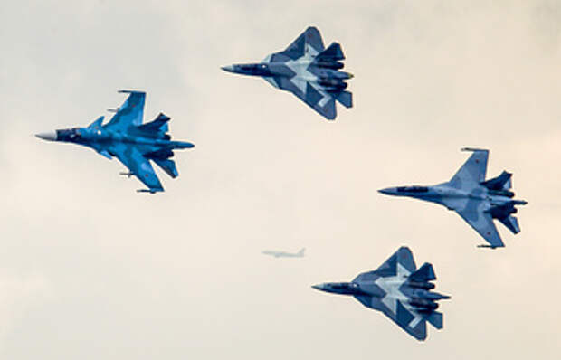 Истребители Су-34, Су-57 и Су-35