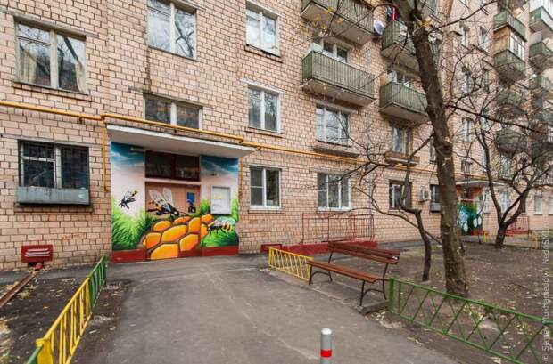 подъезд, граффити, Москва