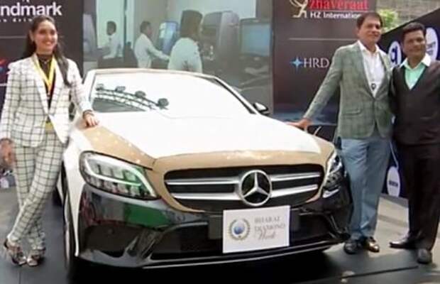 Результат пошуку зображень за запитом "Mercedes по-индийски: автомобиль украсили бриллиантами"