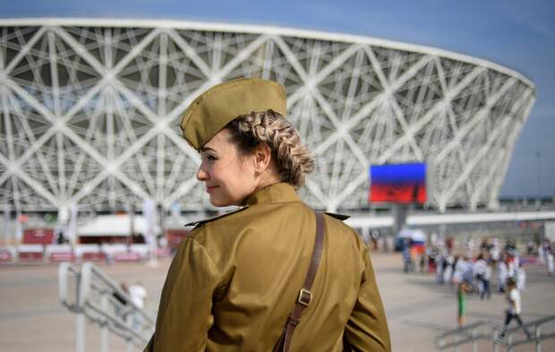 Одежду российских учителей предложили сделать похожей на военную форму